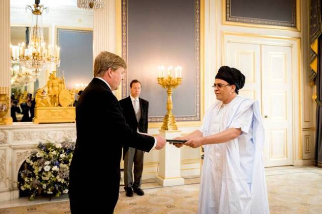 Abdallahi Bah Nagi Kebd presenting credentials to King Willem-Alexander of the Netherlands - Picture by Rotapool, Koen van Weel.